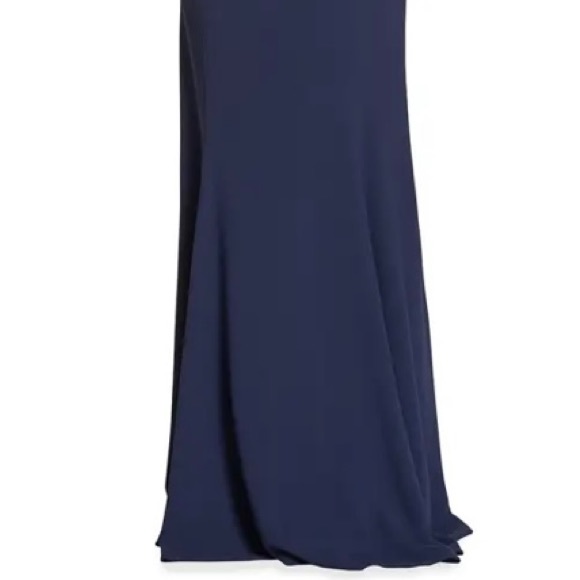 Dress The Population Sandra Plunging V Neck sleeveless Crepe Gown - Picture 4 of 5